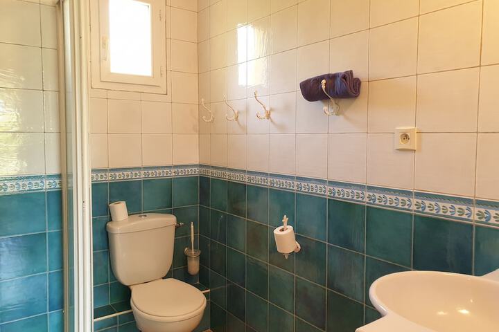 Room 44 of 75