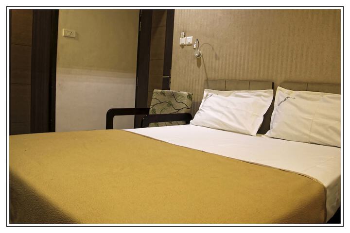 Room 14 of 32