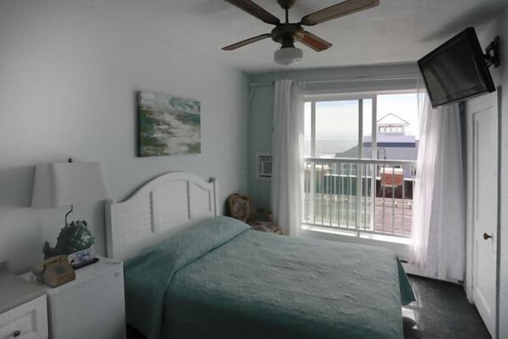 Room 5 of 28