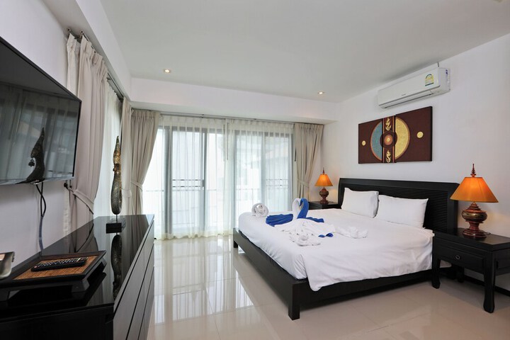 Room 6 of 30