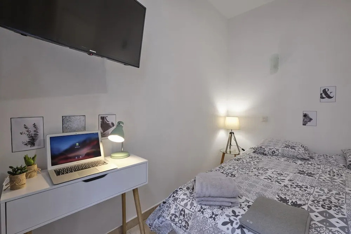 Room 5 of 14