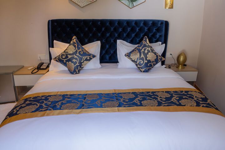 Room 43 of 149
