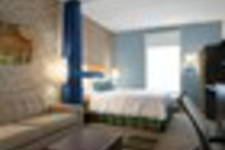 Suite 16 of 17