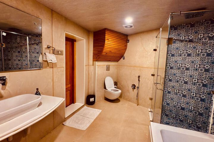 Room 41 of 47