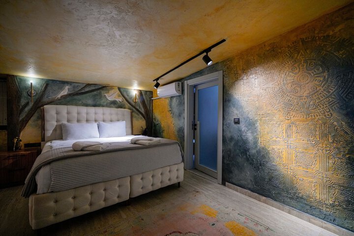 Room 55 of 244