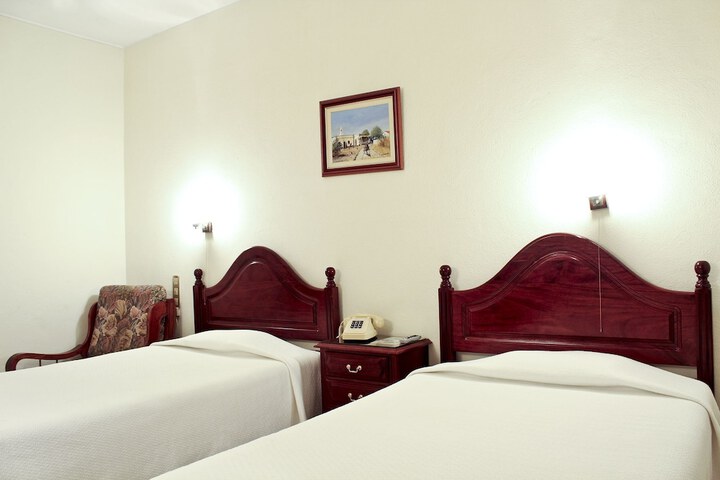 Room 6 of 34