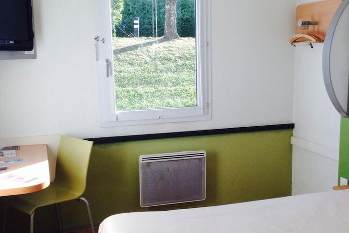 Room 8 of 42