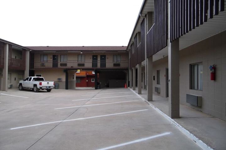 Property Grounds 47 of 51