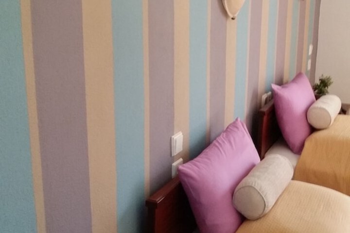 Room 6 of 19