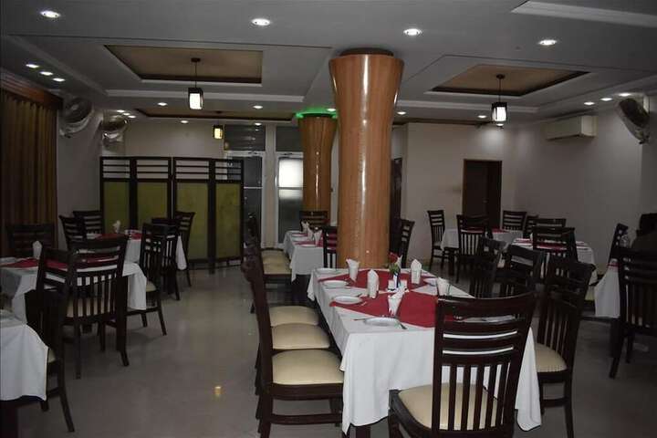 Dining 10 of 11