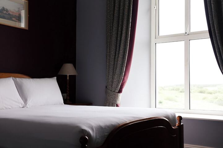 Room 27 of 49