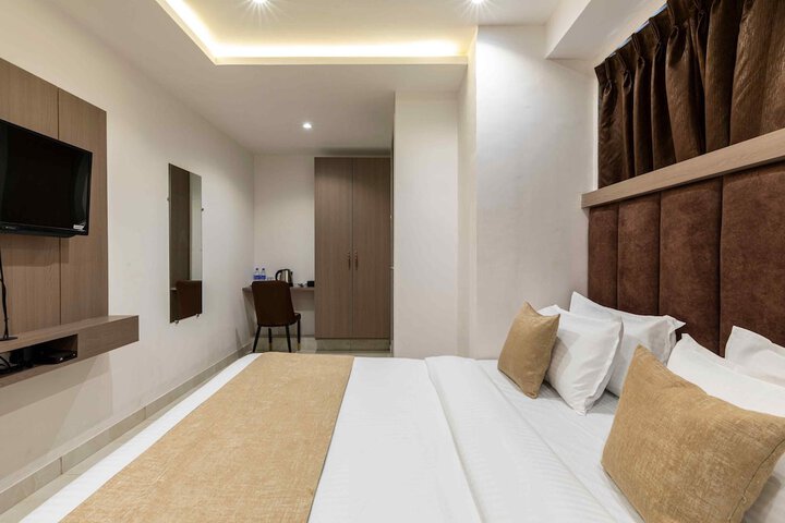 Room 16 of 39