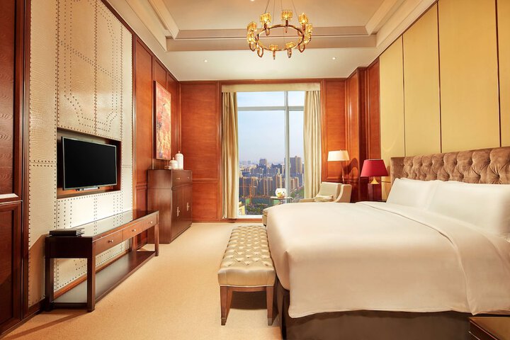 Room 19 of 80