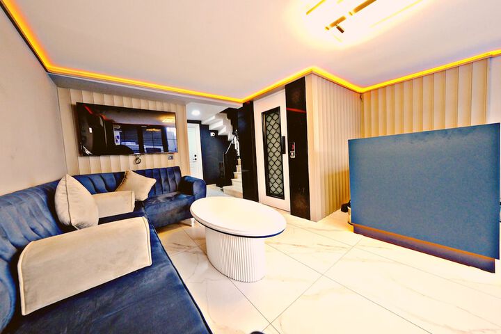 Hotel Interior 8 of 42