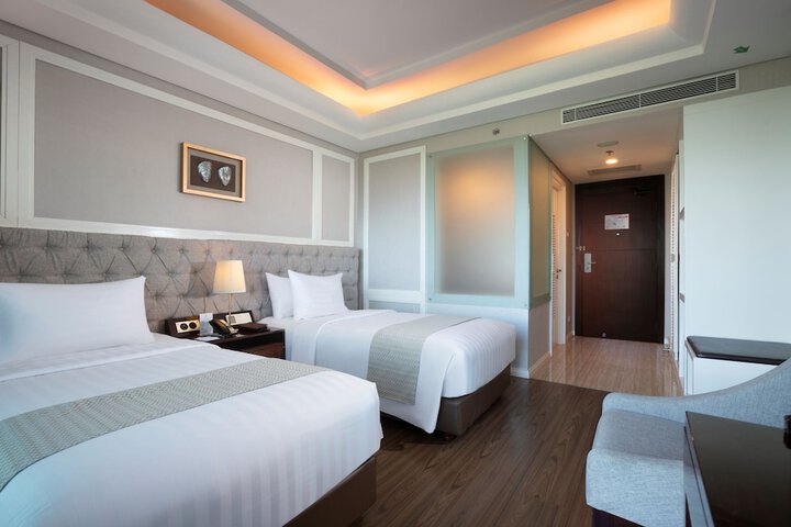 Room 27 of 112