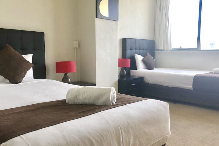 Room 12 of 33
