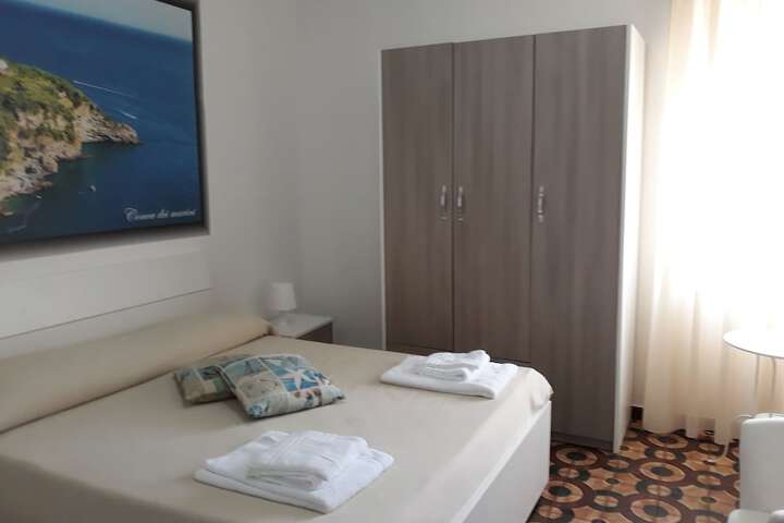 Room 13 of 51
