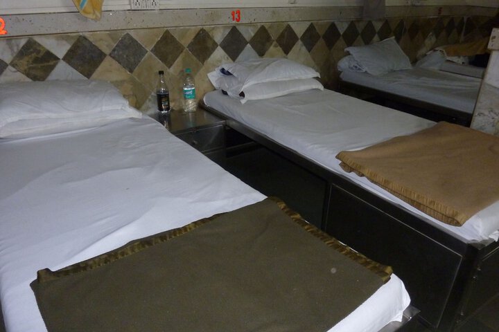Room 4 of 15