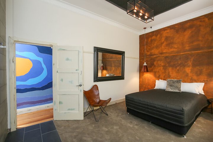 Room 9 of 72
