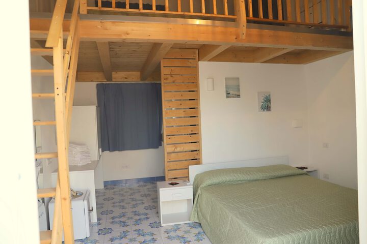 Room 12 of 64