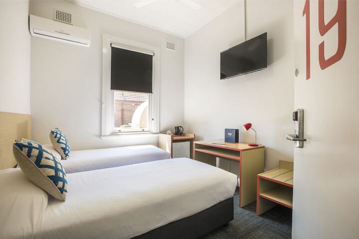 Room 18 of 53