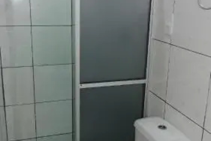 Room 8 of 10
