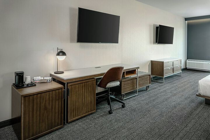 Room 7 of 63