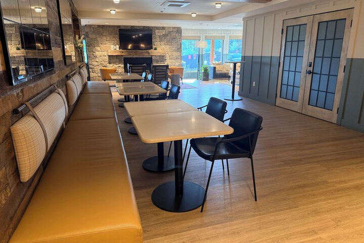Entrance & Lobby