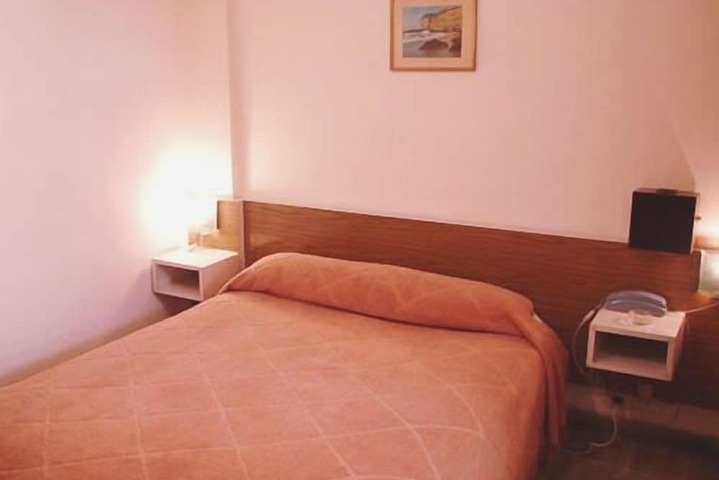 Room 6 of 19