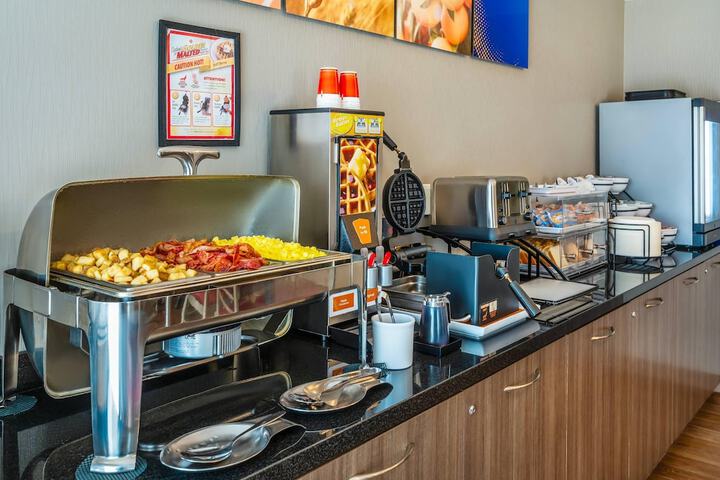 Breakfast/Coffee Service 43 of 56