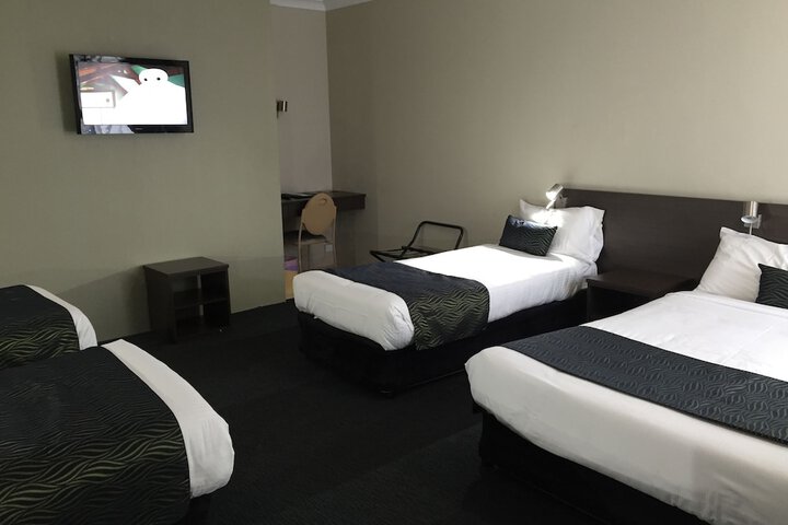 Room 6 of 54