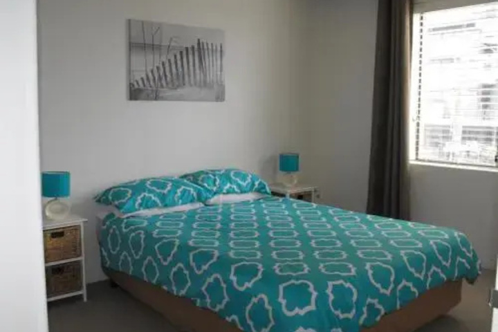 Room 5 of 12