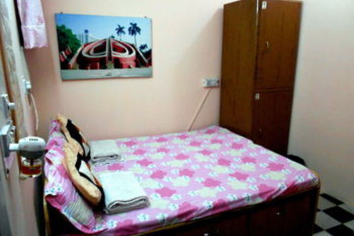 Room 22 of 46