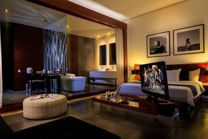 Room 4 of 82