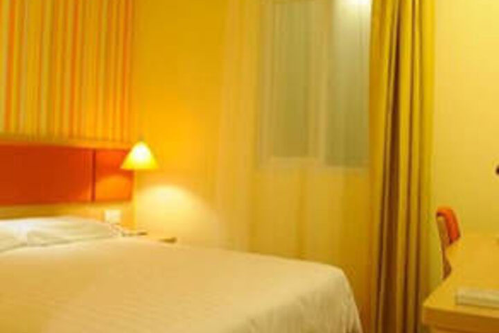 Room 18 of 20
