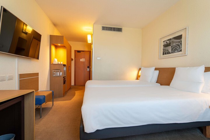 Room 55 of 188