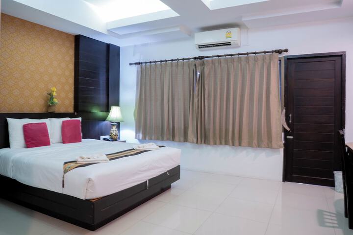 Room 19 of 48
