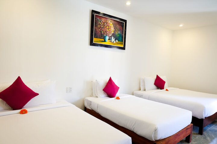 Room 4 of 33