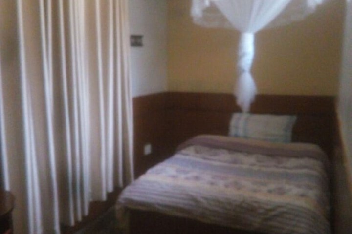 Room 8 of 20