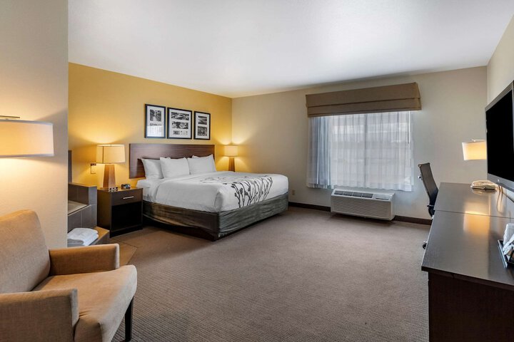Room 15 of 36