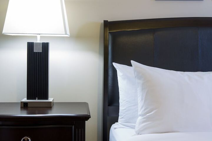 Room 8 of 36
