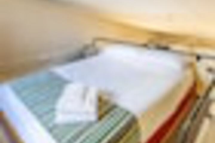 Room 41 of 213