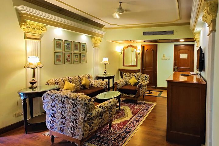 Room 5 of 23