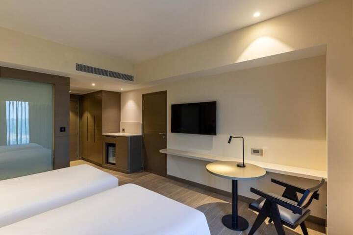 Room 7 of 41