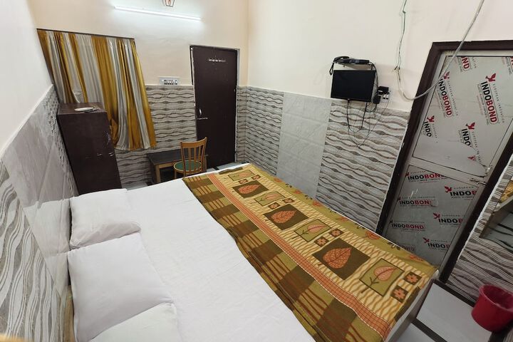 Room 34 of 43