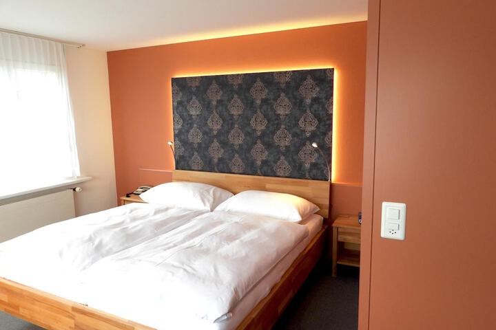 Room 14 of 40