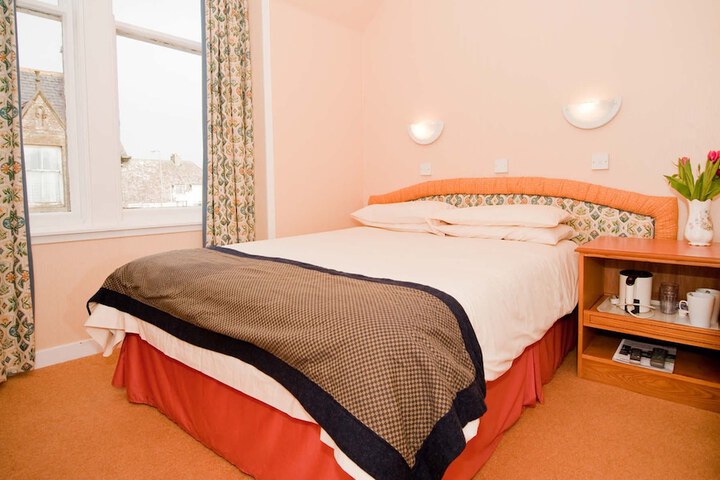 Room 10 of 52