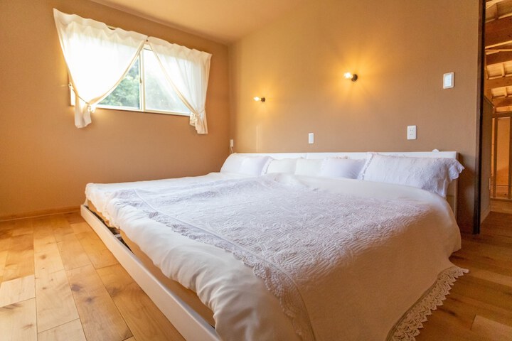 Room 2 of 24