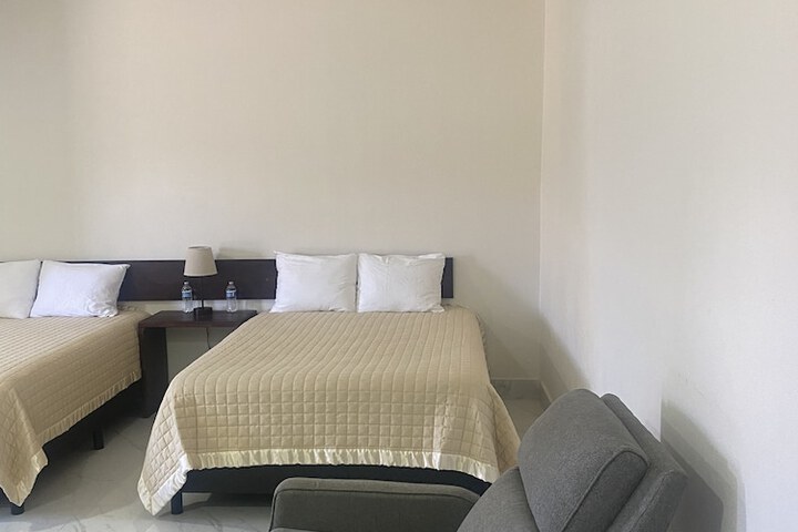 Room 25 of 211