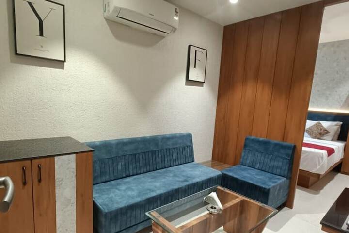 Room 15 of 38